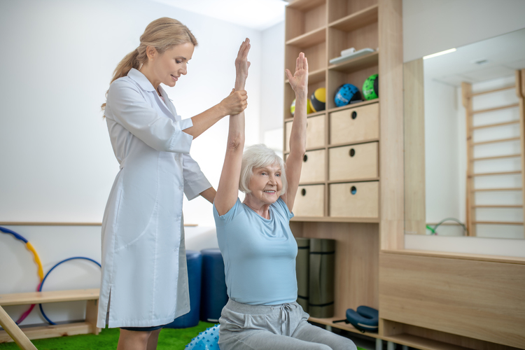 perla-senior-snagov-camin-de-batrani-bucuresti-osteoporoza-varstnici